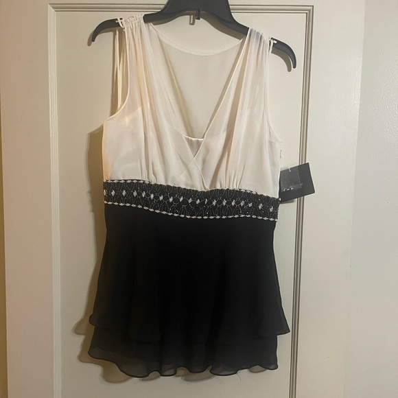 Liz Claiborne Tops - Liz Claiborne cream and black top. Size 10. NWT